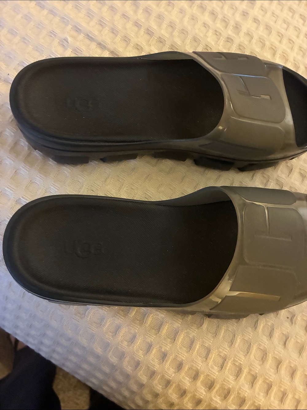 UGG Slips - Picture 5 of 6